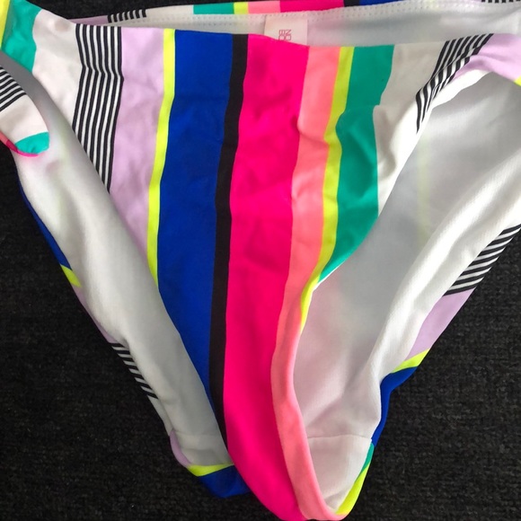 Bikini - Picture 4 of 6